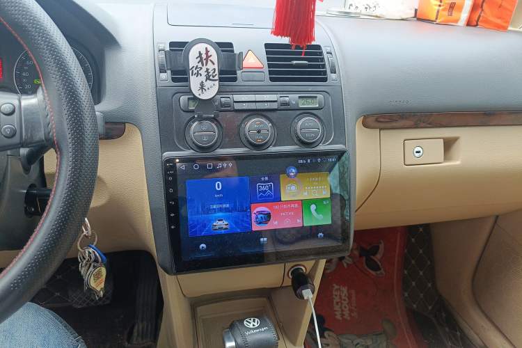 Used Volkswagen Touran 2008 1.8T ZhiZun Edition Automatic 5-Seater Audio And AC Panel