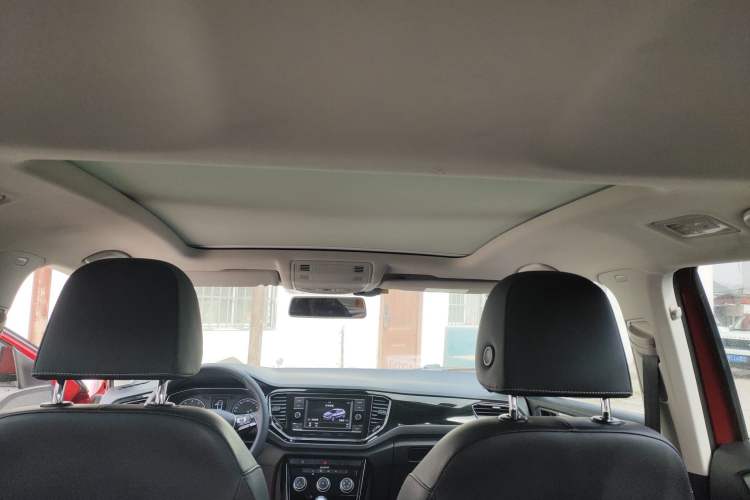 Used Volkswagen T-ROC 2018 280TSI DSG Two-Wheel-Drive Comfort Version China V Standard Headliner