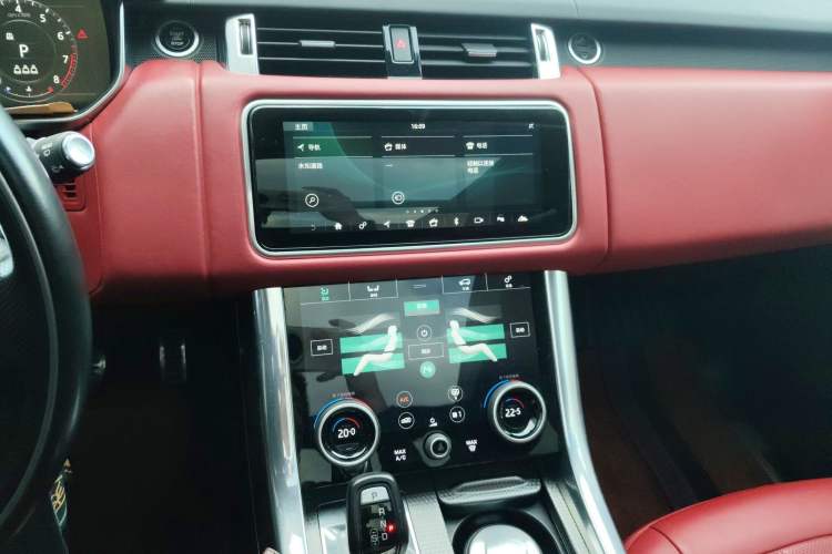 Used Land Rover Range Sport 2020 3.0 L6 HSE DYNAMIC Audio And AC Panel