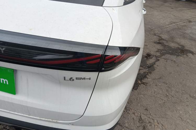 Used Geely Galaxy L6 2025 EM-i 140km Long-Range Version