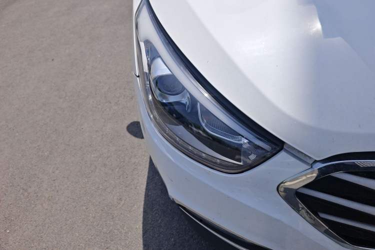 Used Hyundai ix35 2015 2.0L Automatic 2WD Smart Version China V Standard Right Front Headlight