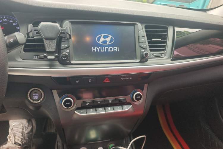 Used Hyundai Mistra 2017 1.8L Automatic Smart GLS China V Standard Audio And AC Panel