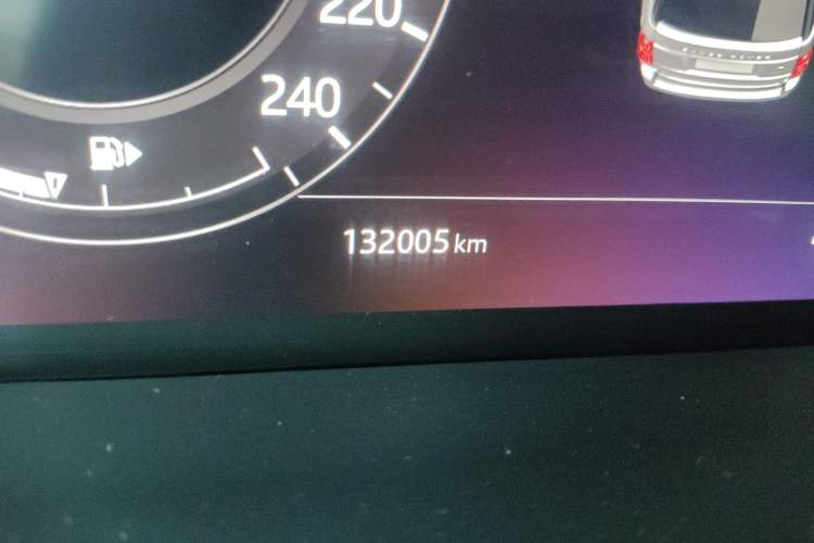 Used Land Rover Range 2019 3.0 SC V6 Long-wheelbase Version Odometer Close Up