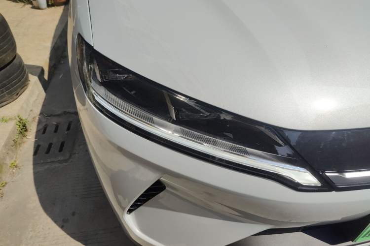 Used BYD Yuan UP 2025 Model 301KM Leading Version
