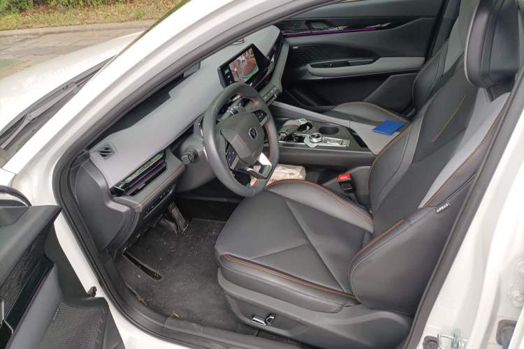 Used CHANGAN UNI-V 2022 1.5T Prestige Version