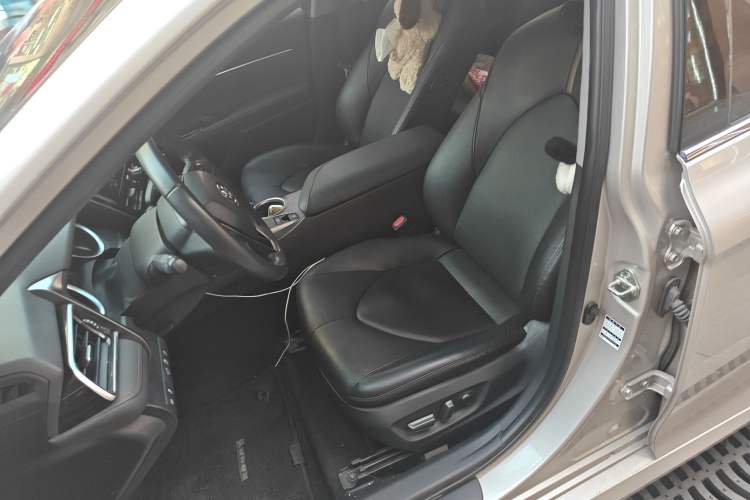 Used Toyota Camry 2021 2.0G Luxury Edition
