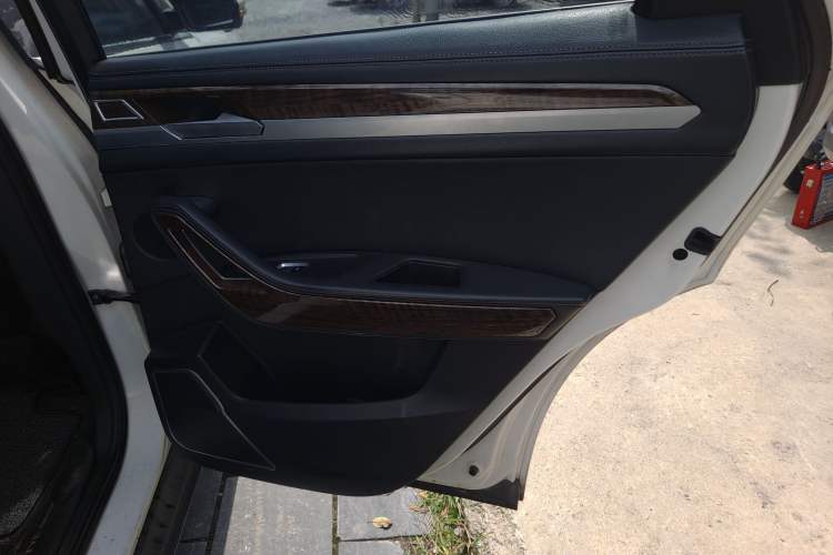 Used Zotye Domy X7 2017 1.8T Manual Luxury Model
