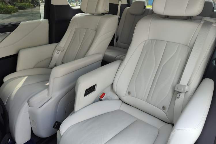 Used Buick GL8 New Energy 2026 Model Lu Zun Prestige Edition Left Rear Seat