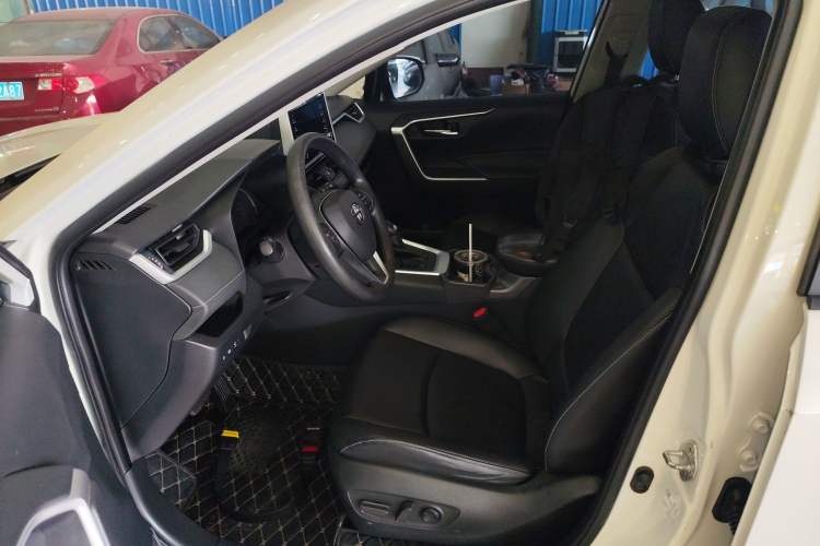 Used Toyota RAV4 2020 Dual-Engine 2.5L E-CVT Two-Wheel Drive Elite Edition
