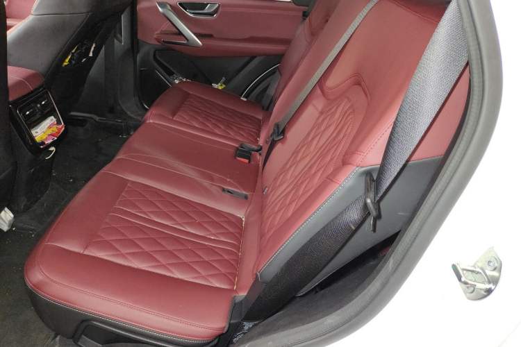 Used JETOUR X70 PLUS 2023 1.5T DCT Ziqiang PRO 7-Seater Left Rear Seat