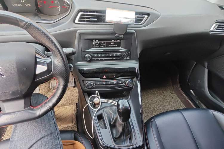 Used Peugeot 308 2018 1.6L Manual Fashion Edition Audio And AC Panel