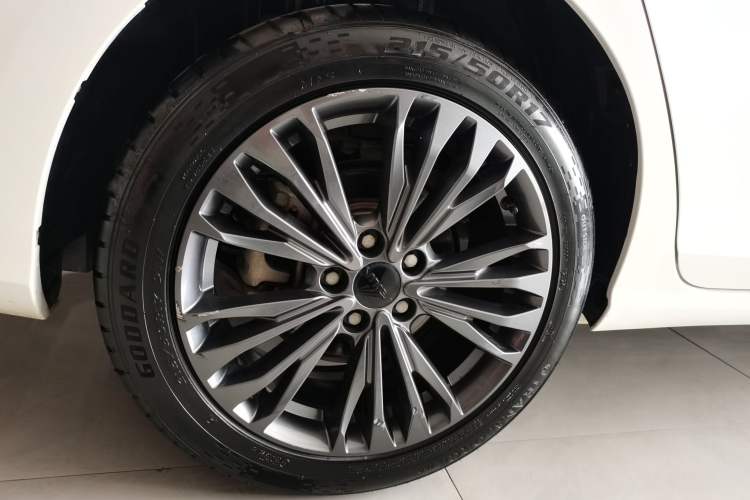Used Dongfeng Aeolus Yixuan MAX 2021 1.5T Super-Powered Dad Edition Right Rear Wheel Hub
