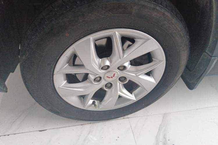 Used Wuling Hongguang S3 2019 1.5L Manual Comfort Model China VI Standard
