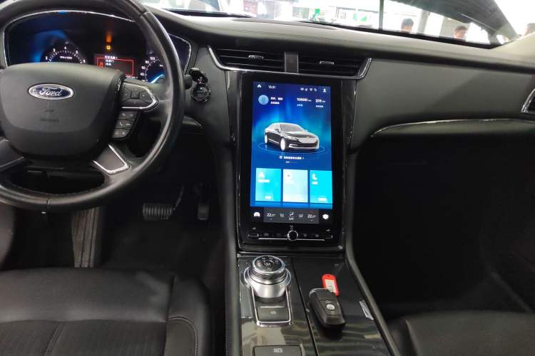 Used Ford Taurus 2019 EcoBoost 245 Comfort Edition Audio And AC Panel