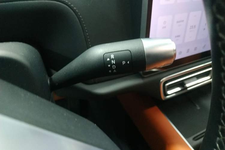 Used Li Auto L8 2023 Pro Model
