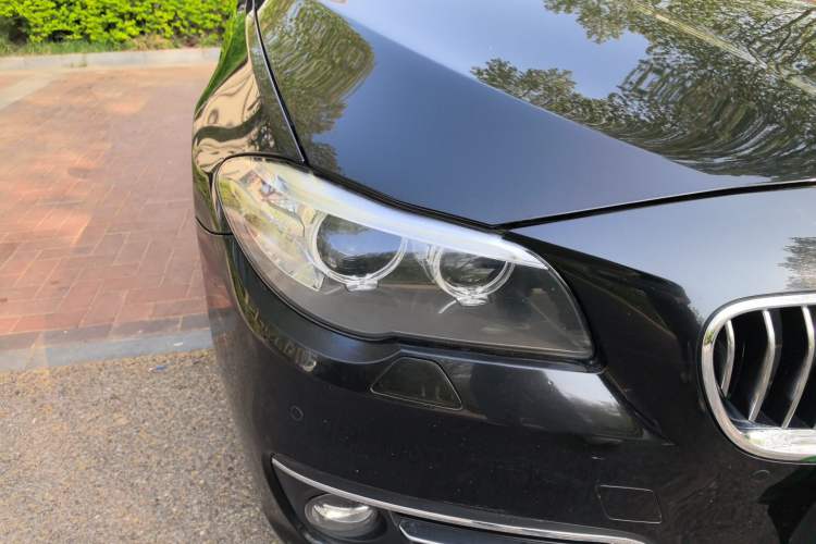 Used BMW 5 Series 2014 525Li Luxury Design Package Right Front Headlight