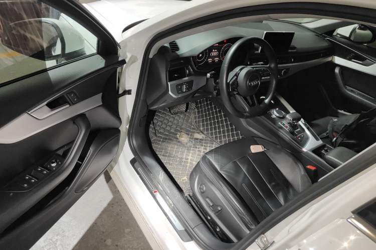 Used Audi A4L 2019 40 TFSI Fashion Version China V
