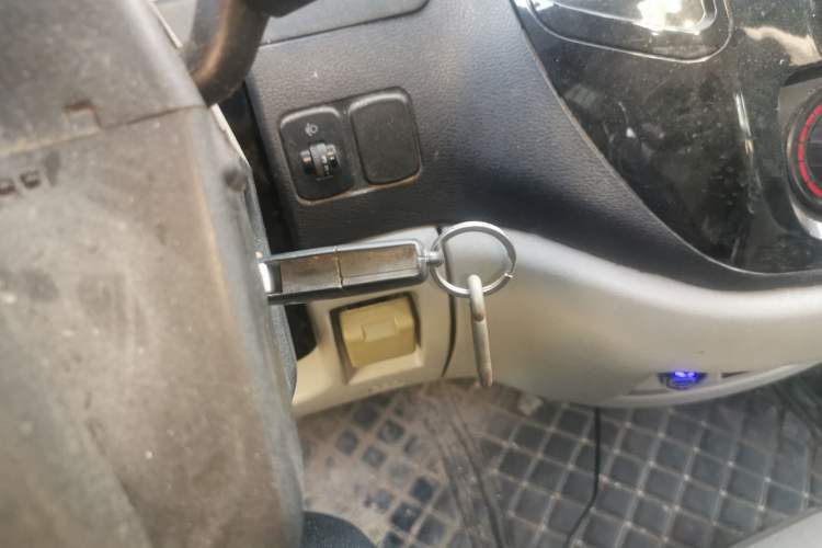 Used FORTHING Lingzhi 2015 M5 Q7 2.0L 7-seat Long-Wheelbase Comfort Model
