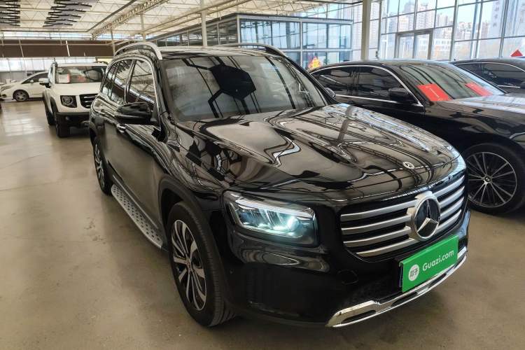 Used Mercedes-Benz GLB 2024 Refresh GLB 220 Fashion Edition Front Right 45 Deg