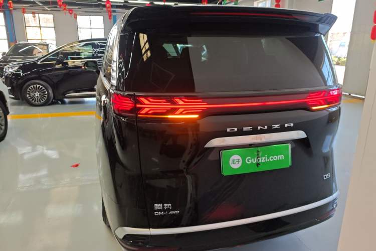 Used Denza D9 2022 DM-i 970 Four-Wheel Drive Flagship Model
