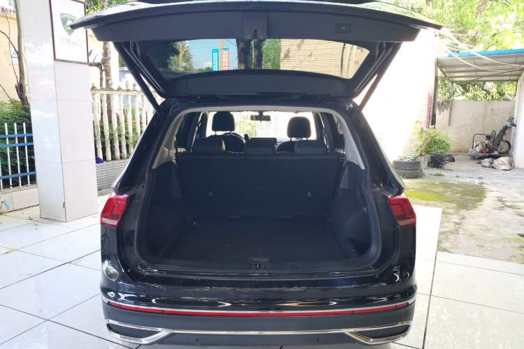 Used Volkswagen Tiguan L 2024 300TSI Automatic Two-Wheel Drive Smart Edition