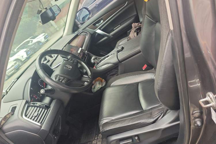 Used Honda Avancier 2017 240TURBO Two-Wheel Drive Luxury Edition Left Front Seat