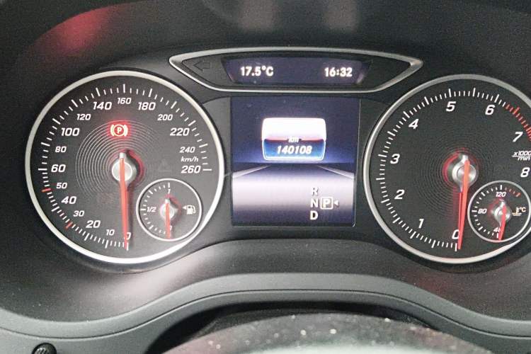 Used Mercedes-Benz B-Class 2018 B 200 Sport Edition Instrument Cluster