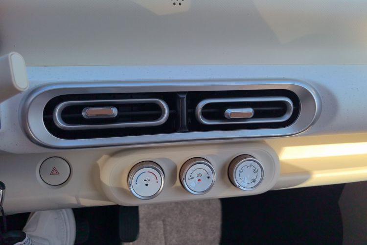 Used Wuling Hongguang MINIEV 2024 3rd Generation 215km Youth Edition
