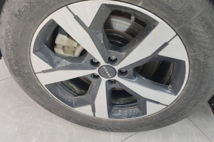 Used Zeekr 001 2022 Long-Range Dual-Motor WE Edition Right Rear Wheel Hub