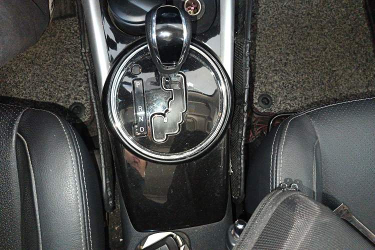 Used Mitsubishi ASX 2018 2.0L CVT Two-Wheel Drive Deluxe Edition Gear Lever