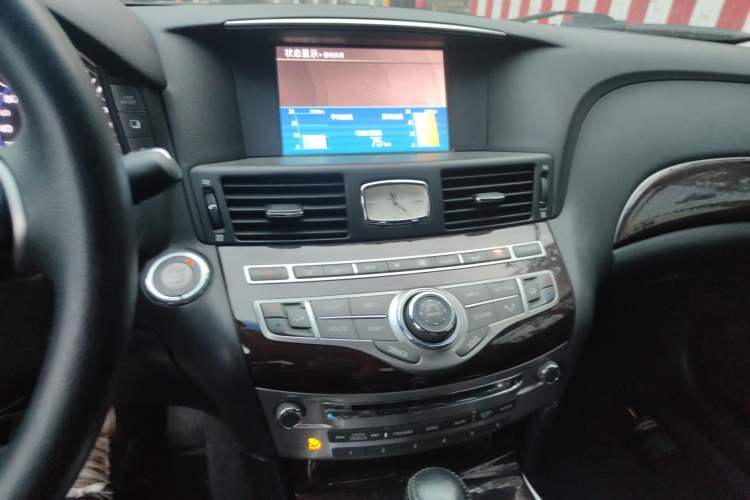 Used Infiniti Q70 2013 Q70L 2.5L Comfort Edition Audio And AC Panel