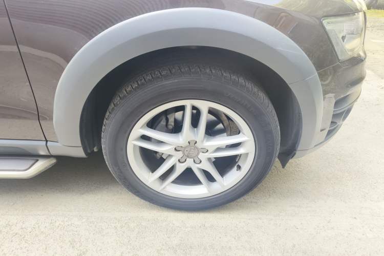 Used Audi Q5 2018 Collector's Edition 40 TFSI Technology Model
