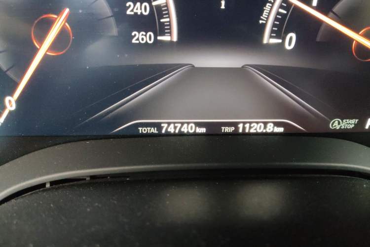 Used BMW 5 Series 2019 525Li M Sport Package Odometer Close Up