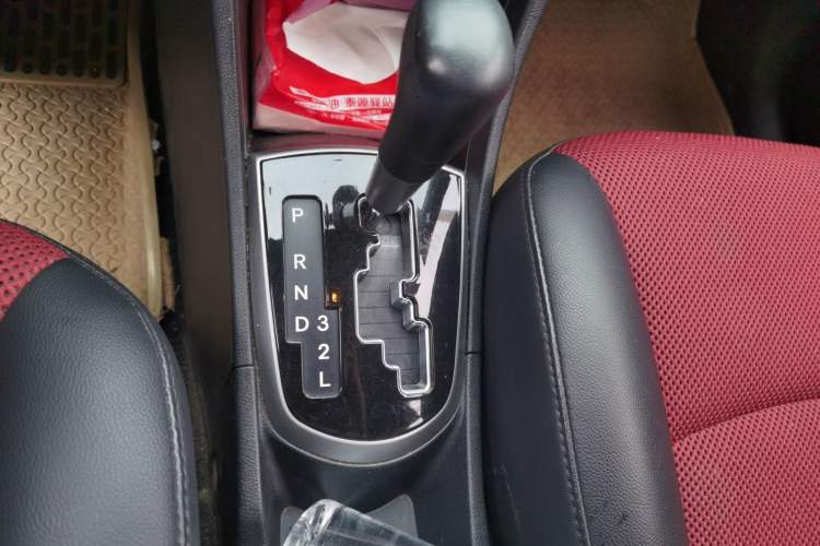 Used Hyundai Verna Ray 2014 1.4L Automatic GLX
