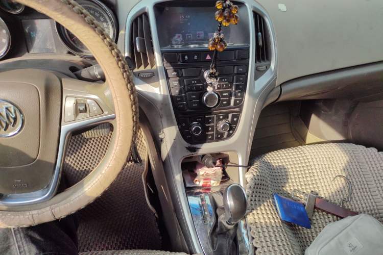 Used Buick GT 2013 GT 1.6L Automatic Fashion Edition Audio And AC Panel