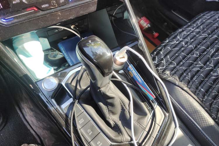 Used Volkswagen Tayron X 2020 330TSI Two-Wheel Drive Luxury Smart Connectivity Version Gear Lever