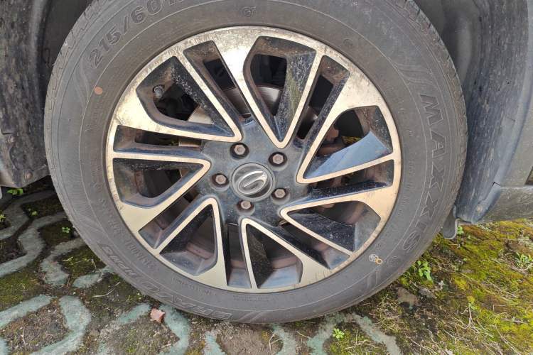 Used GAC Trumpchi GS4 2017 200T G-DCT Two-Wheel Drive Elite Edition Right Front Wheel Hub