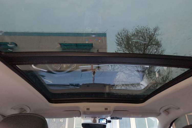 Used Volkswagen Tayron 2020 330TSI Two-Wheel Drive Luxury Smart Connectivity Version Headliner