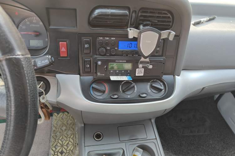 Used Jinbei Hiace 2018 2.0L Fifth-Generation Power King Comfortable Standard Top 10-Seater V20
