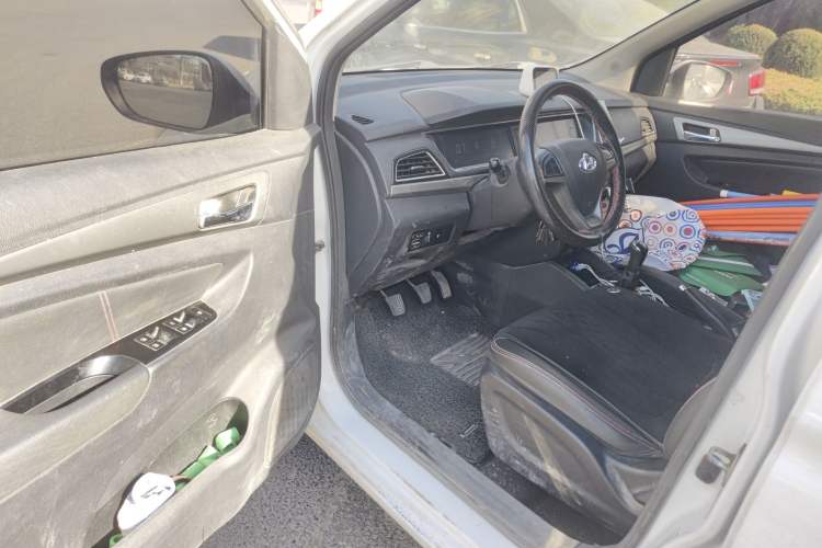 Used CHANGAN KAICHENG Oushang A600 2016 1.5L Manual Luxury 7-Seater Driver Seat