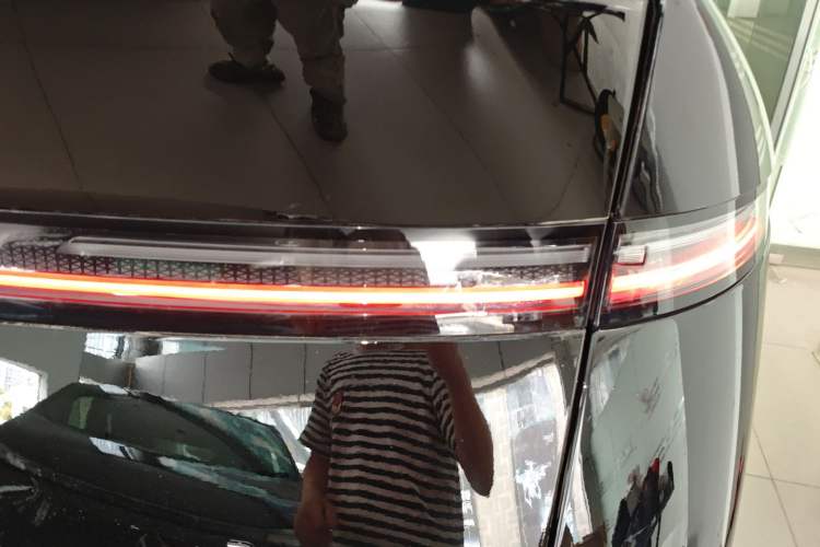 Used XPeng X9 2024 702 Ultra-Long Range Max