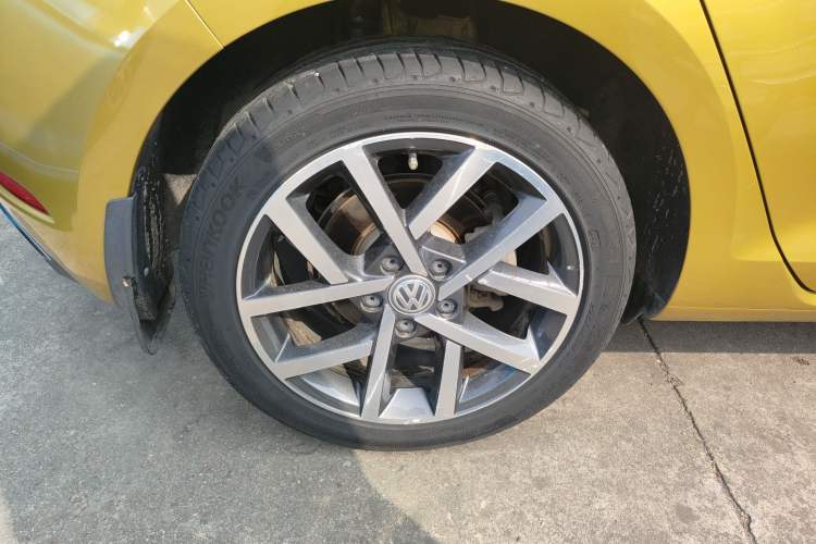 Used Volkswagen Golf 2018 230TSI Automatic Luxury Version Exterior 5