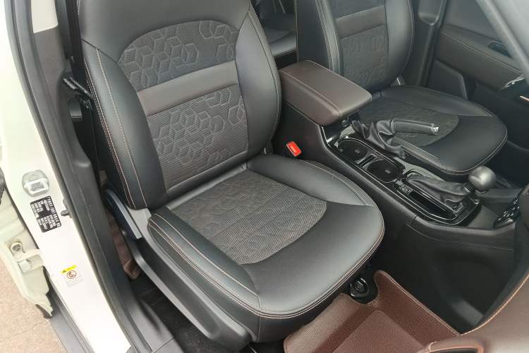 Used GAC Trumpchi GS3 2019 235T Automatic Elite Edition Right Front Seat