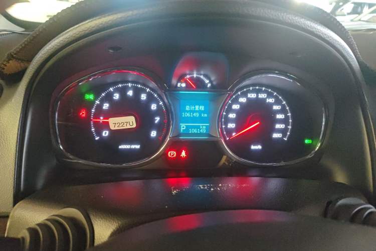 Used Chevrolet Captiva 2015 2.4L 4x4 Flagship Edition 7-Seater