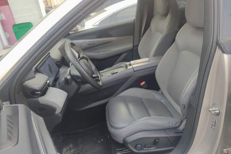 Used Lynk & Co 08 EM-P 2023 120km Long-Range Halo
