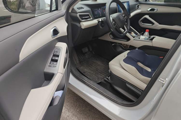 Used BYD Yuan UP 2025 Intelligent Driving Version 401 KM Dynamic Edition Driver Seat