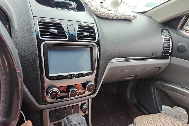 Used Geely Auto Classic Emgrand 2012 Sedan 1.5L Manual Chao Yue Huimin Model
