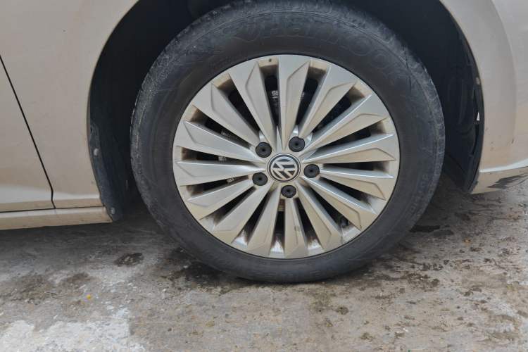 Used Volkswagen Lavida 2018 280TSI DSG Comfort Edition China V Standard Right Front Wheel Hub