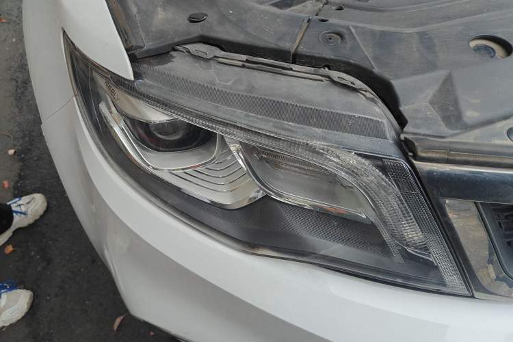 Used Geely Auto Emgrand X7 Sport 2020 1.8TD DCT Two-Wheel Drive Smart Connect 4G-Enabled Version Right Front Headlight