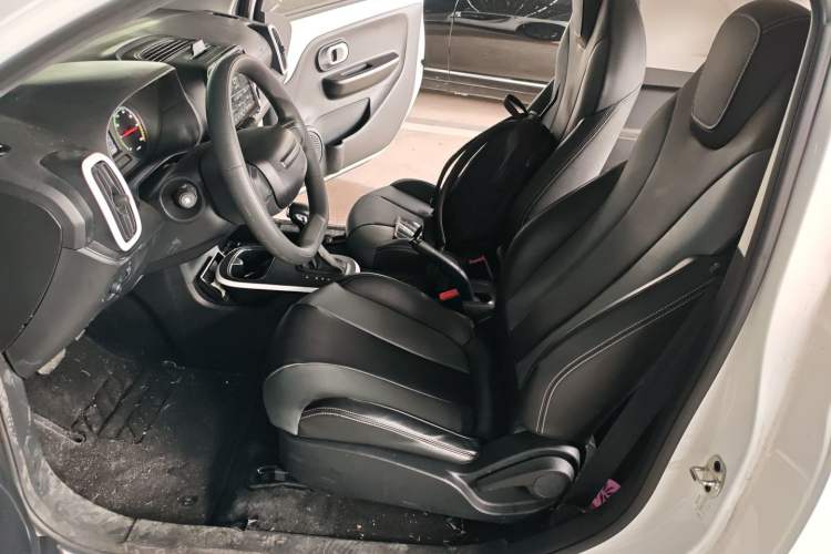 Used Roewe Clever 2022 311km QiQi BoBo Edition Left Front Seat